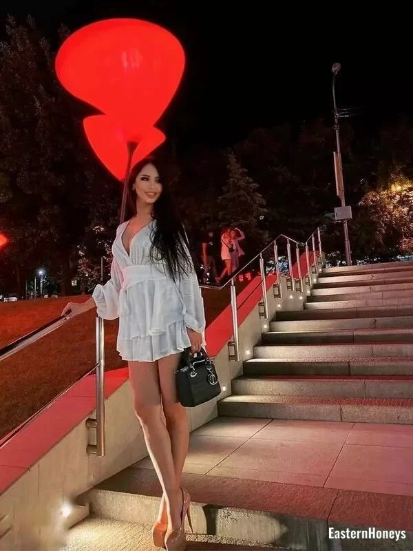 Yuliya Profile image 4