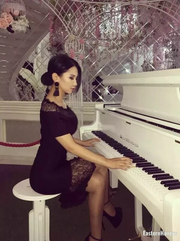 Yuliya Profile image 2