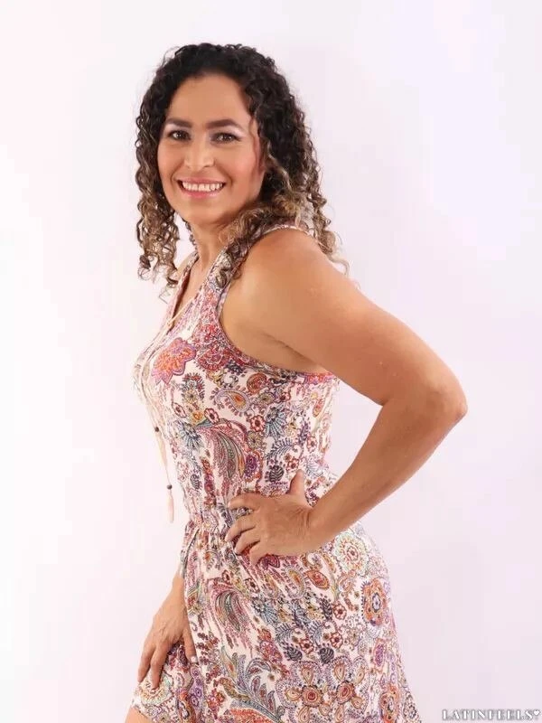 Fernanda Profile image 2