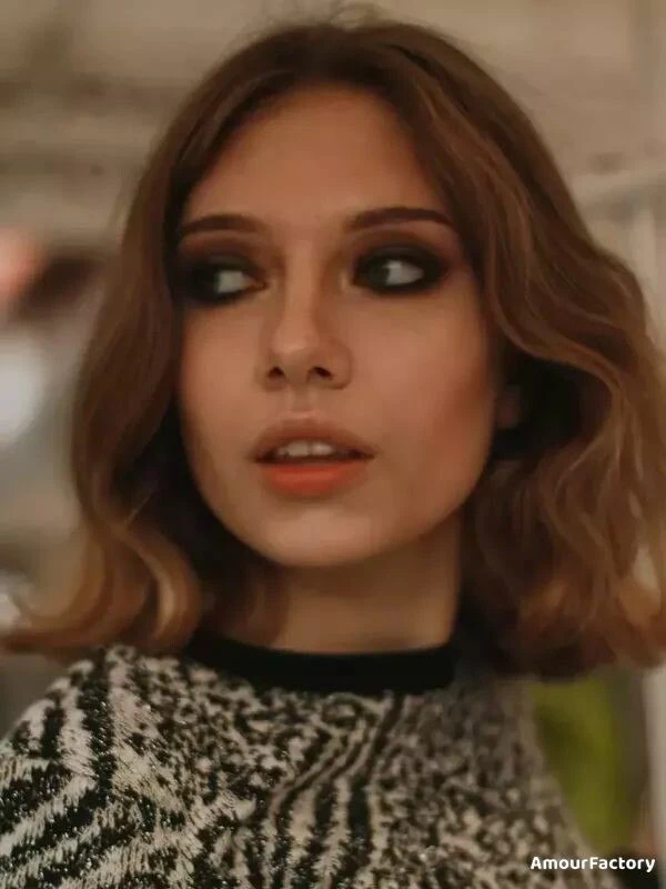 Eva Profile image 2