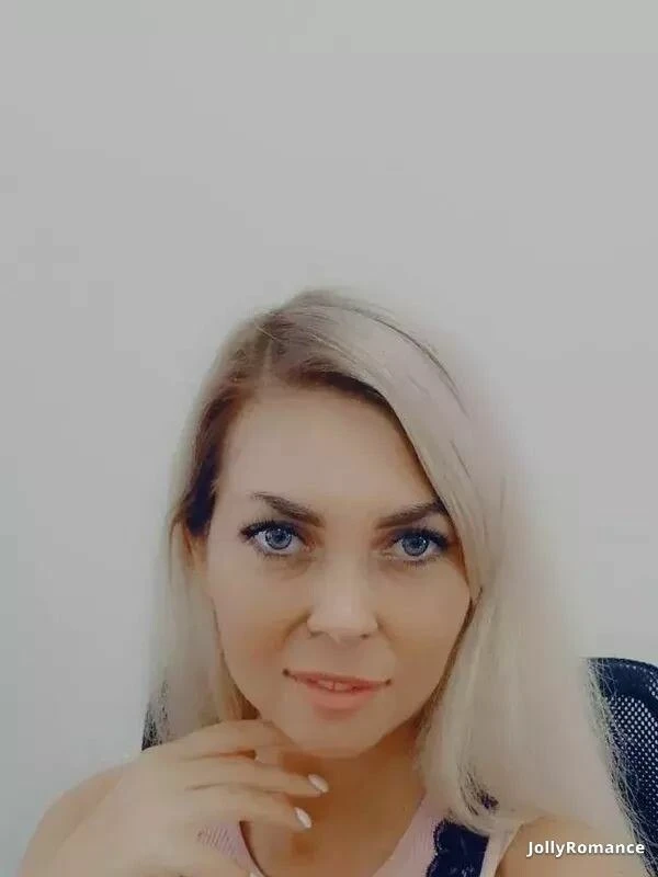Anzhelika Profile image 2