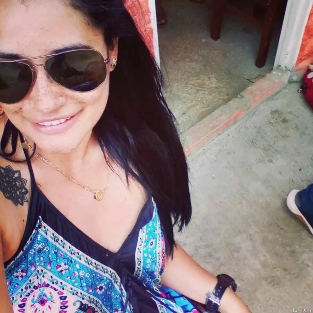 Andrea Profile image 6